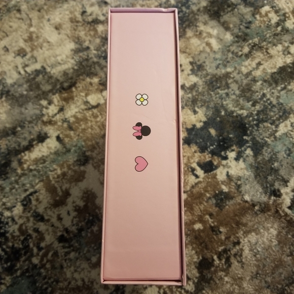 The CREME Shop Disney Minnie Mouse & Mickey Mouse Pamper Spa Kit Gift Set Bundle - Picture 11 of 13